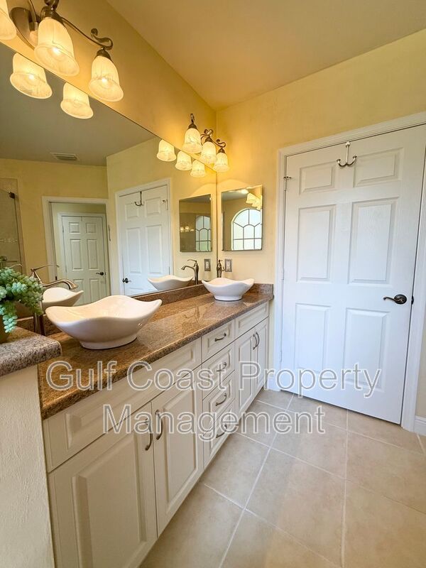 13860 Avon Park Cir property image