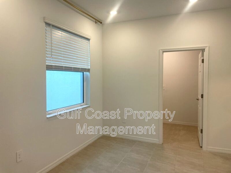 Annual Rental Near UTC, Waterside Place & Gulf Coast Beaches property image