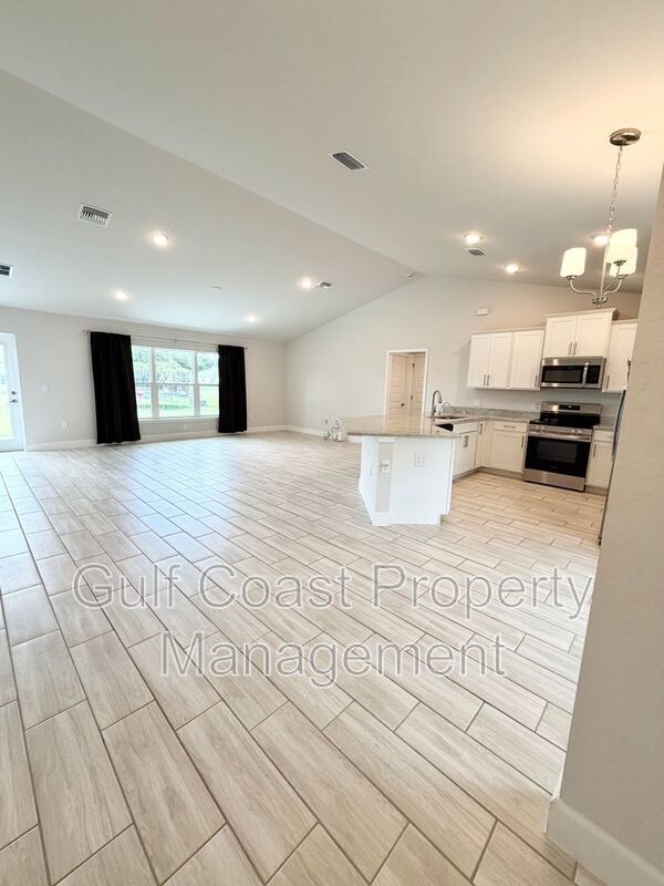 4865 Manila Ave property image