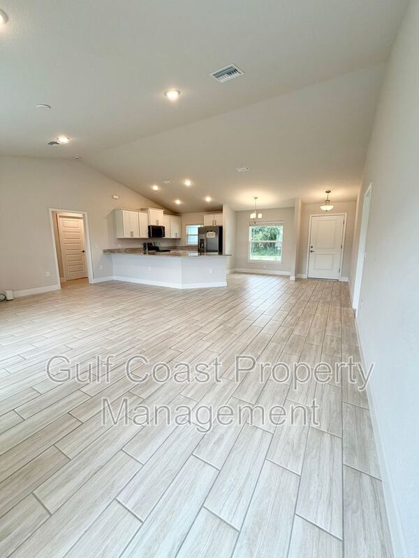 4865 Manila Ave property image
