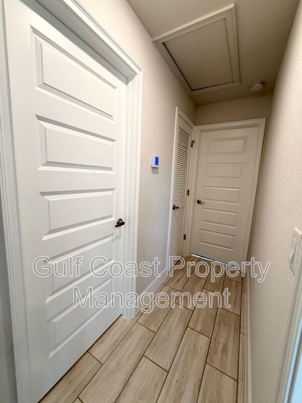 4865 Manila Ave property image