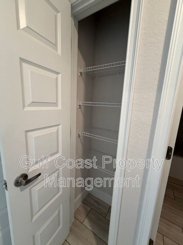 4865 Manila Ave property image