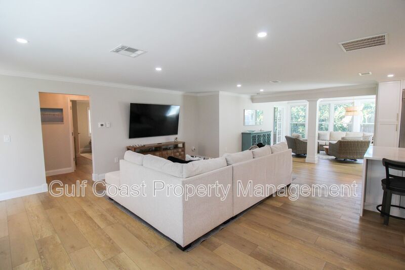 Luxury Annual Rental with Resort-Style Pool on Longboat Key property image