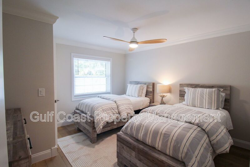 Luxury Annual Rental with Resort-Style Pool on Longboat Key property image