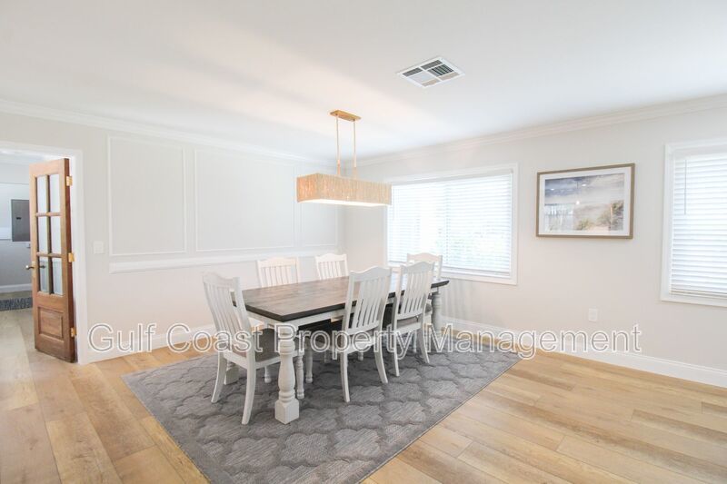Luxury Annual Rental with Resort-Style Pool on Longboat Key property image