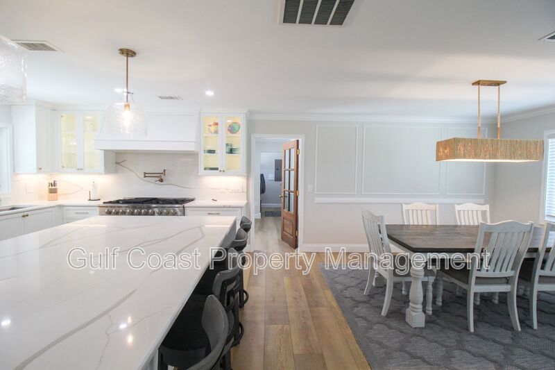 Luxury Annual Rental with Resort-Style Pool on Longboat Key property image