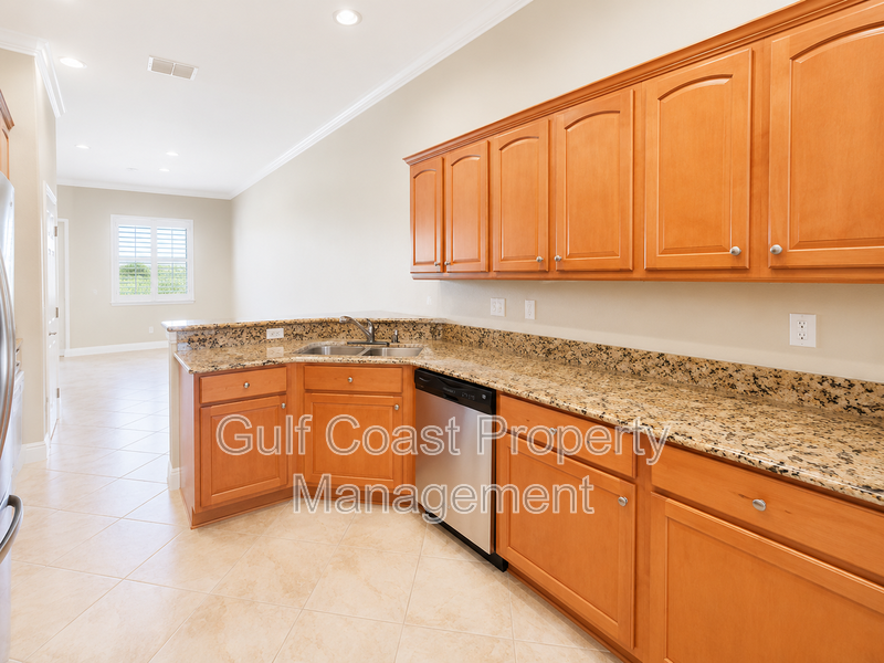 Annual Luxury Lakeview Condo with 3 Bedrooms + Den, Private Garage & Resort-Style Amenities property image