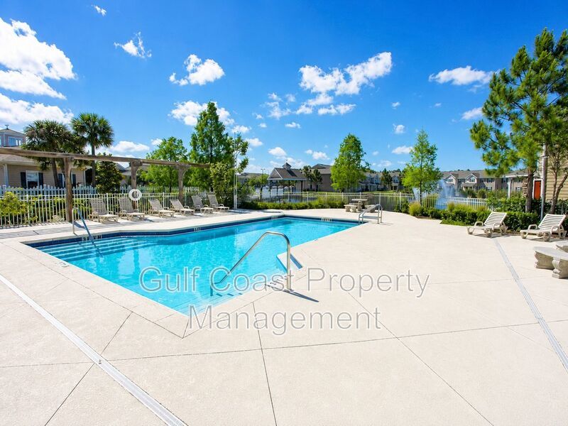 Annual Rental Updated 2/2 Condo in Gated Bay Pointe at Cortez, Resort-Style Living Near Anna Maria Island property image