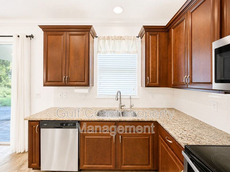 Annual Rental – Beautifully Updated Townhome in Harmony at Lakewood Ranch – Ready for Immediate Move-In! property image
