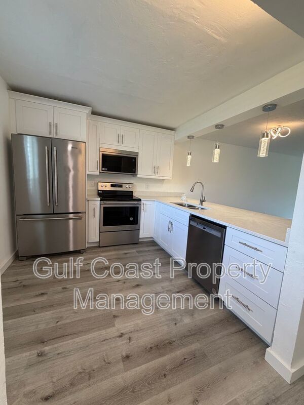 16150 Bay Pointe Blvd Unit 107 property image