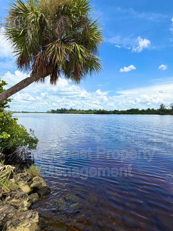 16150 Bay Pointe Blvd Unit 107 property image