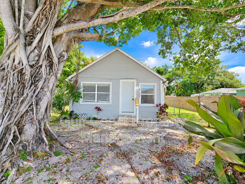 ANNUAL RENTAL – UPDATED 2-BEDROOM HOME WITH WATER & ELECTRIC INCLUDED! property image
