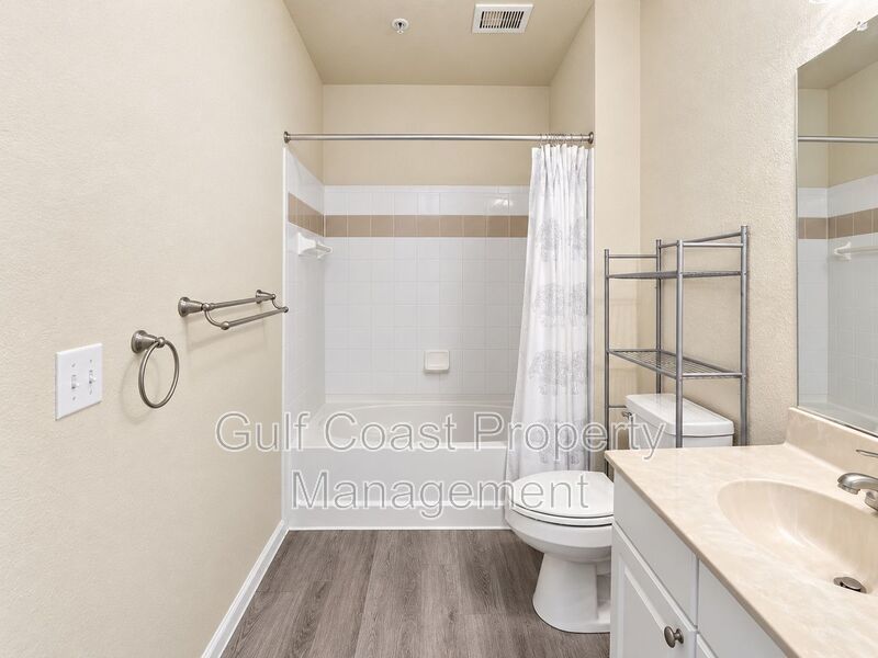 Downtown Bradenton Waterfront Condo 2/2 – Pool, Fitness & Riverwalk Access property image