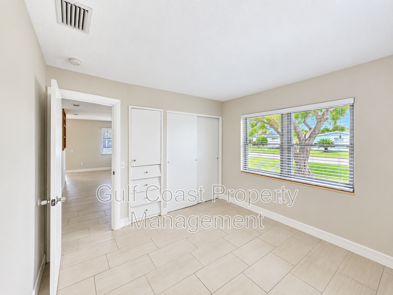 Beautifully Updated Annual Rental with 2 Bed, 2 Bath & Private Fenced Backyard Yard property image