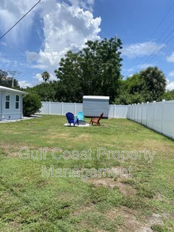 Single Family Home with Large Backyard property image