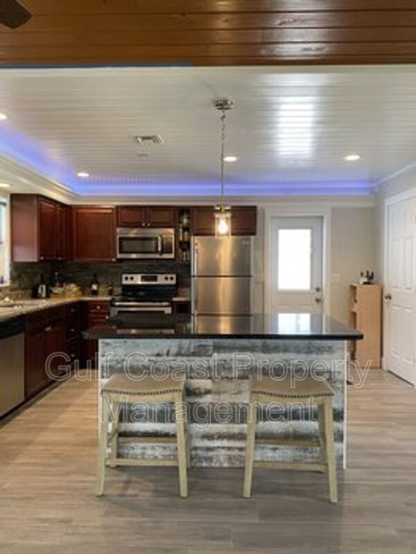 Single Family Home with Large Backyard property image