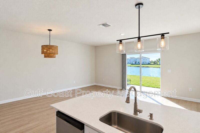 ANNUAL RENTAL – Beautiful 3BR/2.5BA Lakefront Townhome in Star Farms at Lakewood Ranch! With Resort-Style Amenities! property image