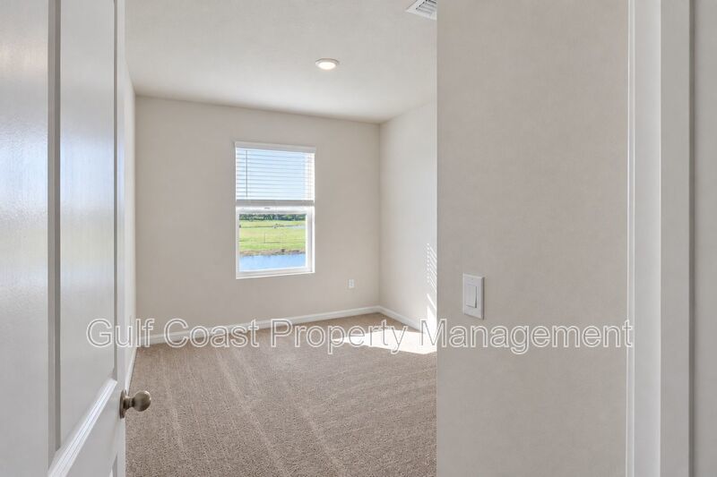 ANNUAL RENTAL – Beautiful 3BR/2.5BA Lakefront Townhome in Star Farms at Lakewood Ranch! With Resort-Style Amenities! property image