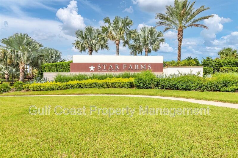 ANNUAL RENTAL – Beautiful 3BR/2.5BA Lakefront Townhome in Star Farms at Lakewood Ranch! With Resort-Style Amenities! property image