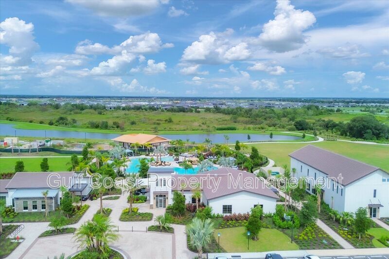 ANNUAL RENTAL – Beautiful 3BR/2.5BA Lakefront Townhome in Star Farms at Lakewood Ranch! With Resort-Style Amenities! property image