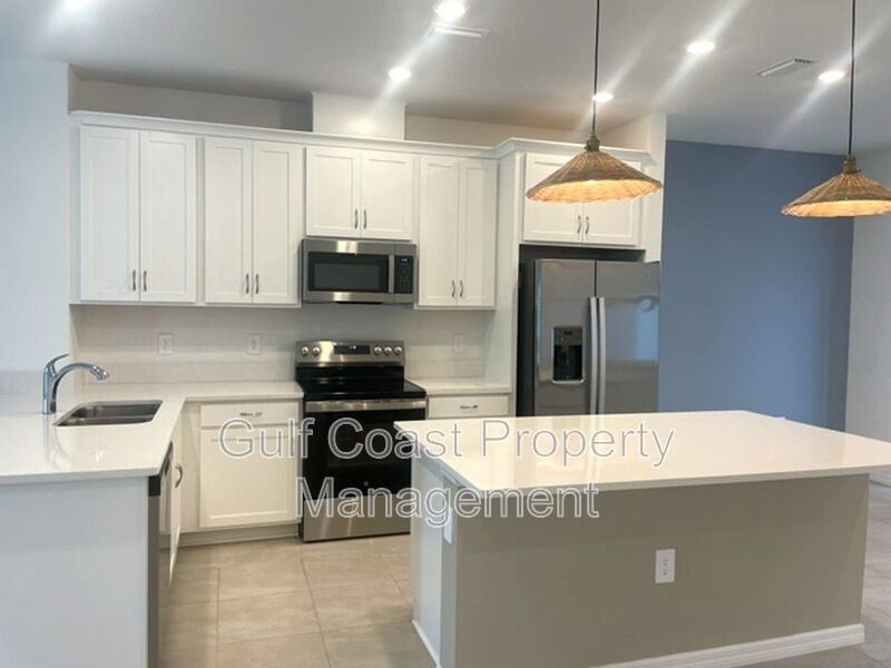 Unfurnished Annual Rental Near UTC, Waterside Place & Gulf Coast Beaches property image