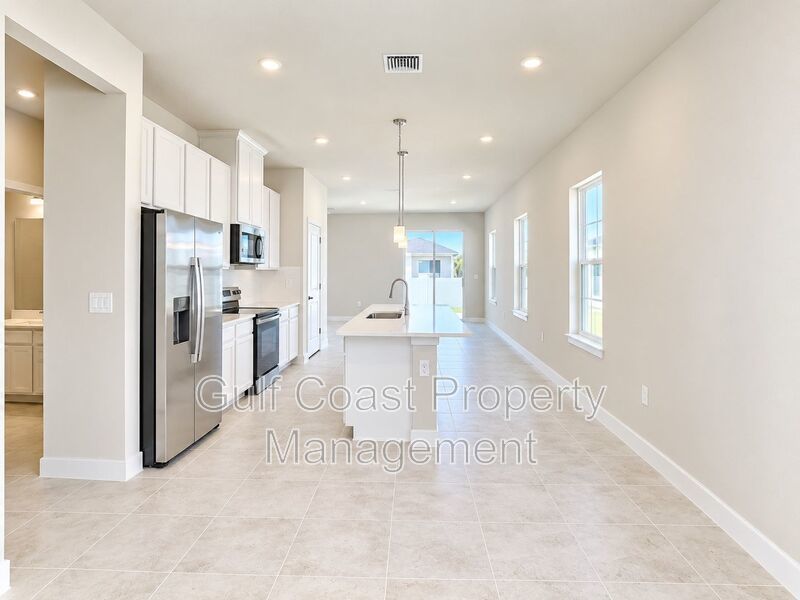 Annual Rental – Beautiful 3-Bedroom, 2-Bath Single-Family Home with 2-Car Garage in Avalon Woods, Lakewood Ranch! property image