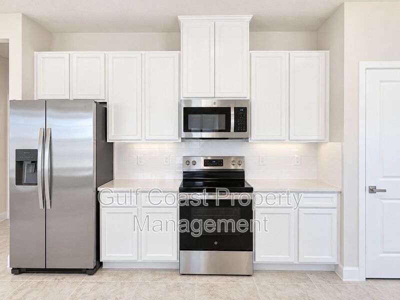Annual Rental – Beautiful 3-Bedroom, 2-Bath Single-Family Home with 2-Car Garage in Avalon Woods, Lakewood Ranch! property image