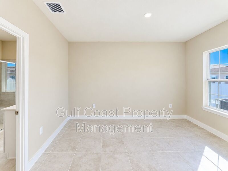 Annual Rental – Beautiful 3-Bedroom, 2-Bath Single-Family Home with 2-Car Garage in Avalon Woods, Lakewood Ranch! property image