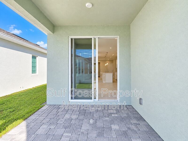 Annual Rental – Beautiful 3-Bedroom, 2-Bath Single-Family Home with 2-Car Garage in Avalon Woods, Lakewood Ranch! property image