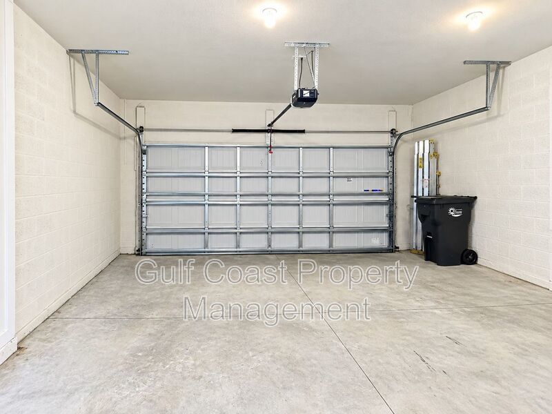 Annual Rental – Beautiful 3-Bedroom, 2-Bath Single-Family Home with 2-Car Garage in Avalon Woods, Lakewood Ranch! property image