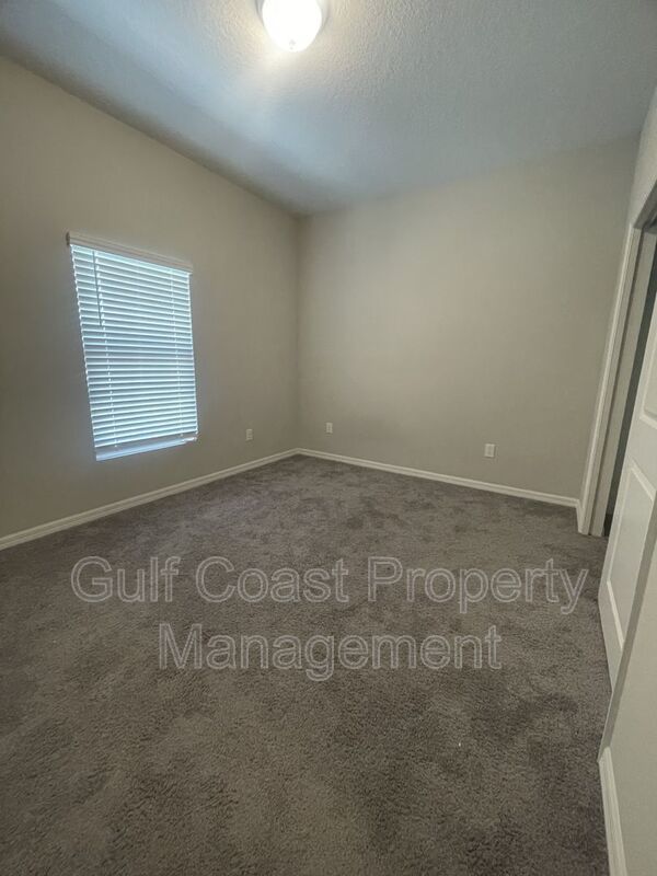 Single Family Home on Large Corner Lot property image