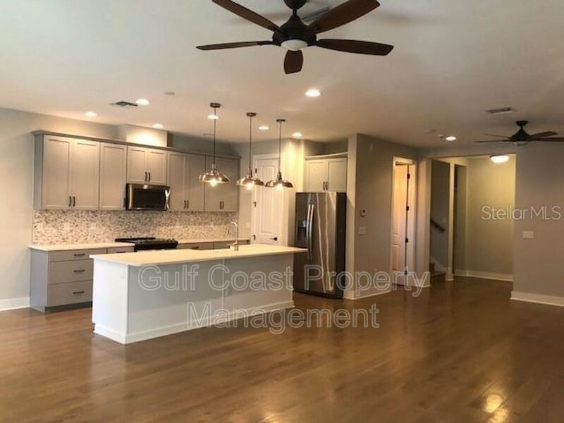 3/ 2.5 With a Loft Townhome Available For Rent property image