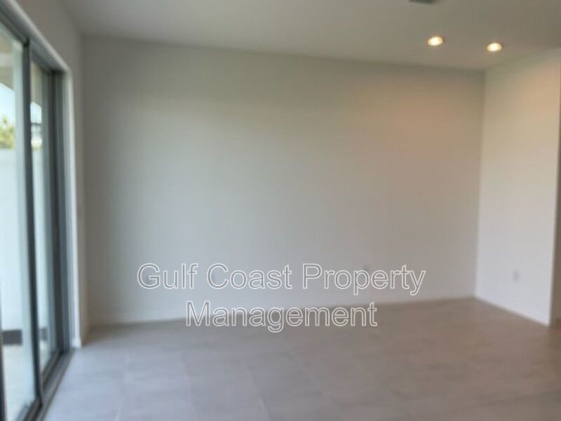 3 Bedroom Town Home Excellent Location! property image