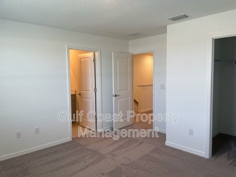 3 Bedroom Town Home Excellent Location! property image