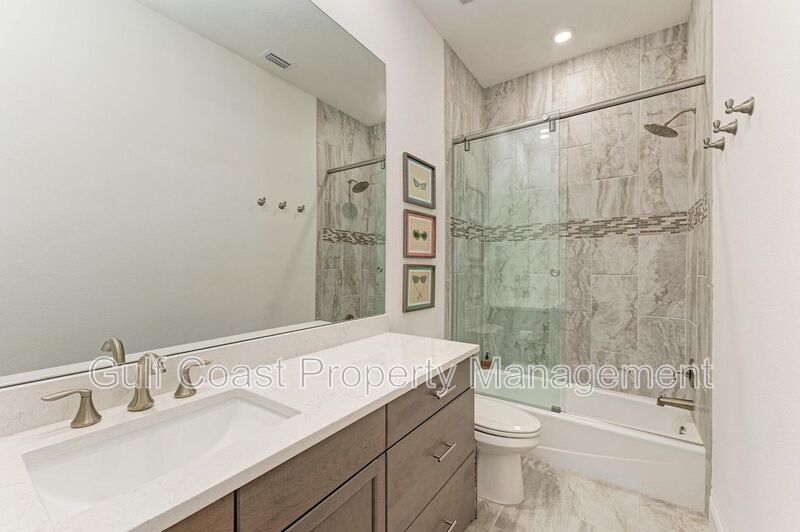 Annual Unfurnished Three-Bedroom, 2.5-Bath Townhome Located in the Hidden Creek Community of Lakewood Ranch property image