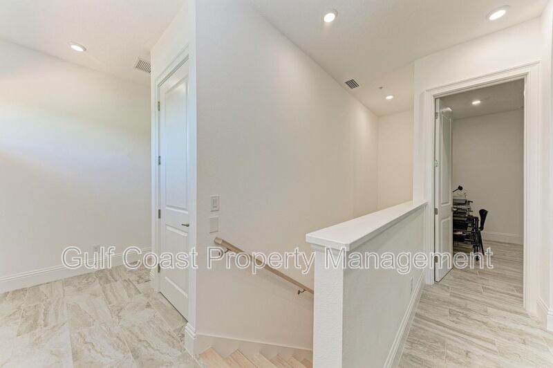 Annual Unfurnished Three-Bedroom, 2.5-Bath Townhome Located in the Hidden Creek Community of Lakewood Ranch property image