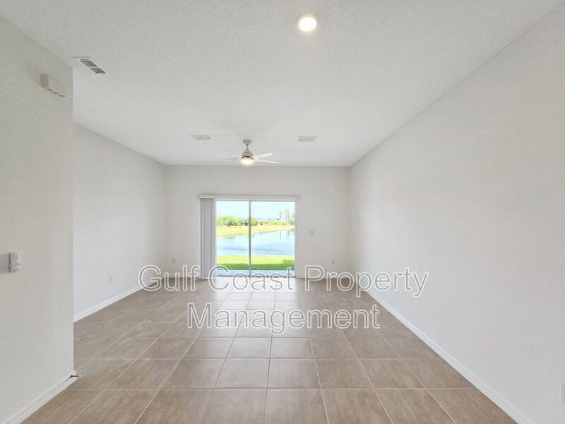 Limited-Time Offer: Two-for-One Application Fee Special! Flexible Move-In Costs! Pay only half the security deposit at lease signing and spread the rest over your first two months! property image