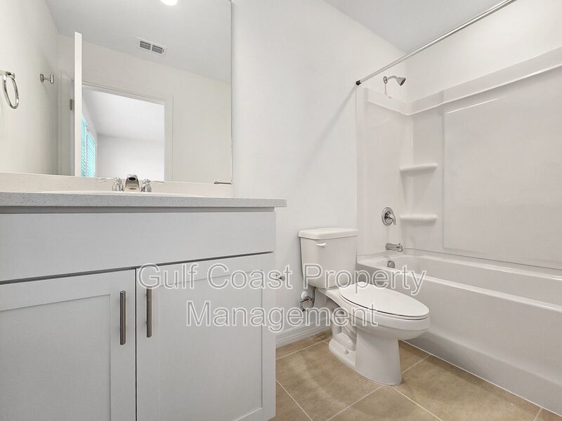 Limited-Time Offer: Two-for-One Application Fee Special! Flexible Move-In Costs! Pay only half the security deposit at lease signing and spread the rest over your first two months! property image