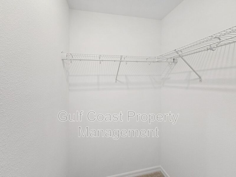 Limited-Time Offer: Two-for-One Application Fee Special! Flexible Move-In Costs! Pay only half the security deposit at lease signing and spread the rest over your first two months! property image