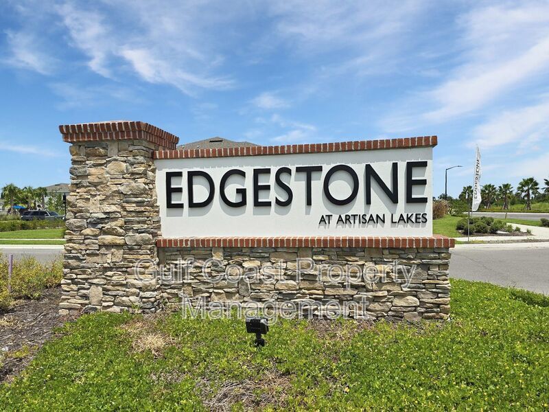 Limited-Time Offer: Two-for-One Application Fee Special! Flexible Move-In Costs! Pay only half the security deposit at lease signing and spread the rest over your first two months! property image