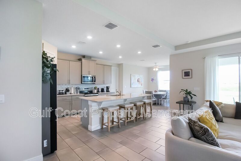 Annual 4-Bedroom, 3.5-Bath Annual Rental Home in Star Farms – Available Furnished or Unfurnished property image