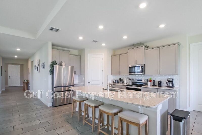 Annual 4-Bedroom, 3.5-Bath Annual Rental Home in Star Farms – Available Furnished or Unfurnished property image