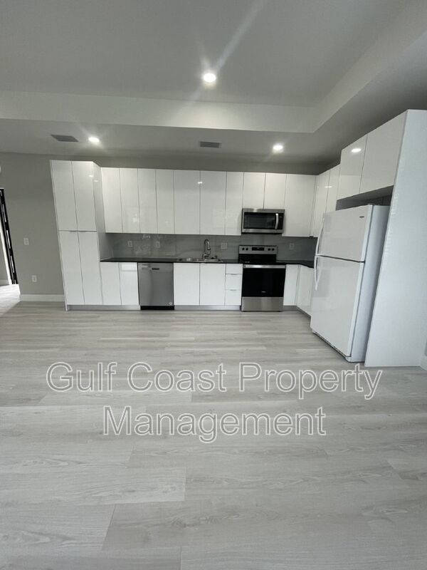 662 Windermere Drive property image