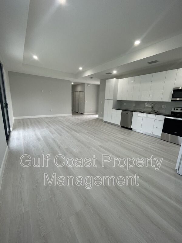 662 Windermere Drive property image