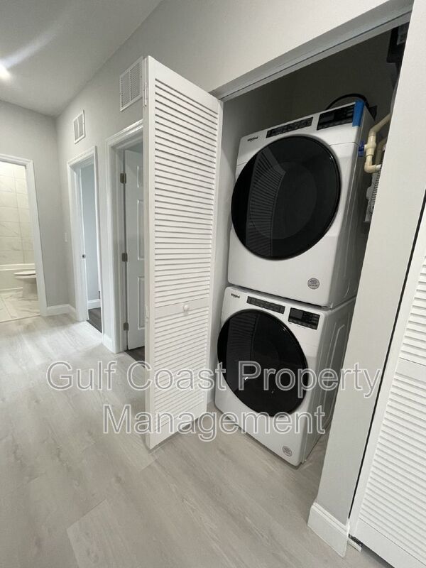 662 Windermere Drive property image