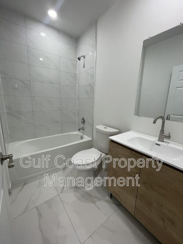 662 Windermere Drive property image