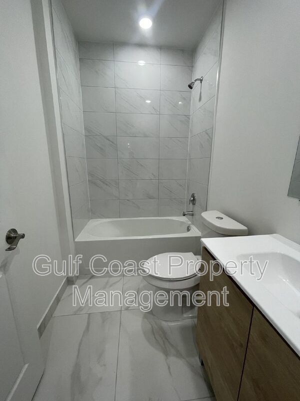 662 Windermere Drive property image