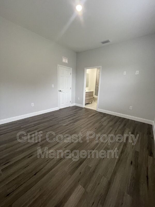 662 Windermere Drive property image
