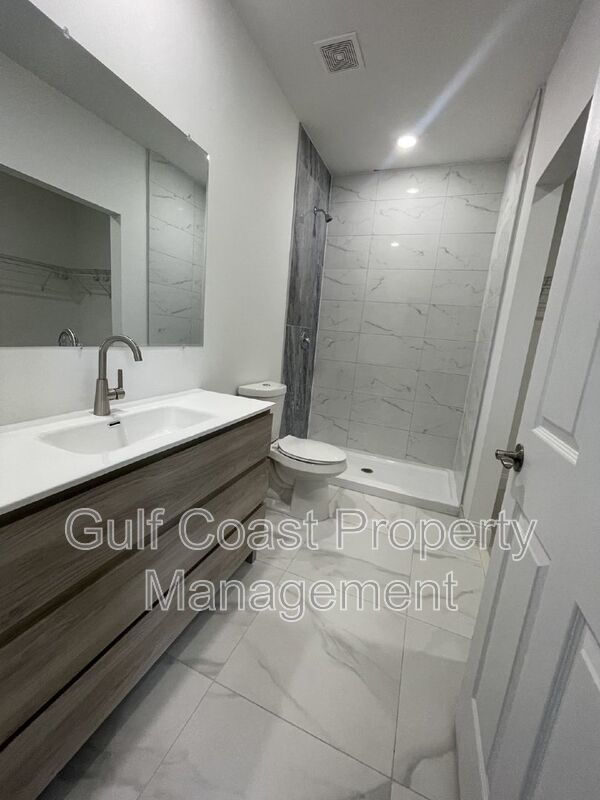662 Windermere Drive property image