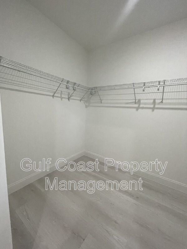 662 Windermere Drive property image